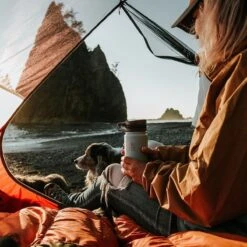 Earthwell Roaster Loop Vacuum Bottle 355ml Volcanic Black -UK Camping Equipment Sales Shop earthwell roaster loop lifestyle 002 3