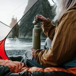 Earthwell Woodie Vacuum Bottle 650ml Walnut / Volcanic Black -UK Camping Equipment Sales Shop earthwell woodie vb lifestyle 002 8