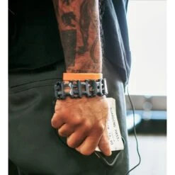 Leatherman Tread Metric Bracelet Black -UK Camping Equipment Sales Shop leatherman TREAD BLACK ALL 8